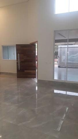 Moderna!! 04 suítes, lote de 500m², IPTU desmembrado - Foto 4