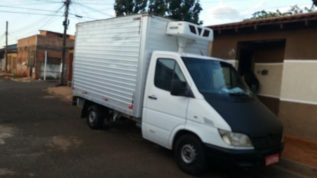 Caminháo Bau Refrigerado