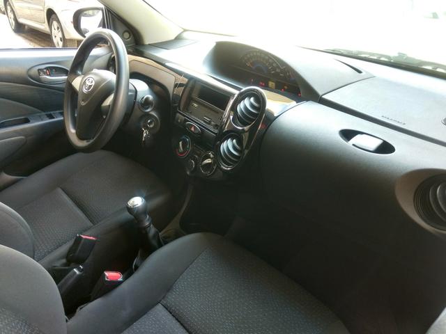 Etios Sedan 1.5 X - Foto 8