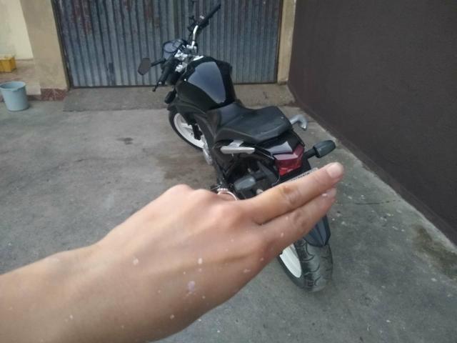 Vendo cb 300 2011 por 7,500$$ filé estou vendendo pq preciso construir - Foto 2