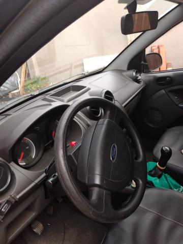 Ford Fiesta sedan prata ouro completo 1.6 - Foto 2