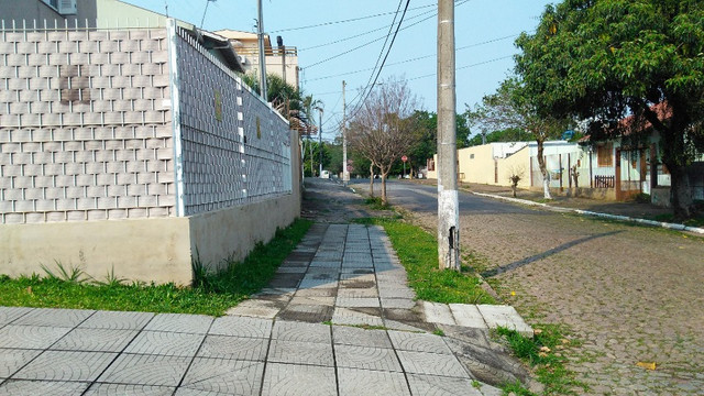 Duas Casas 4 dormitórios frente 2 Ruas estac 8 carros Junto Planalto - Foto 20