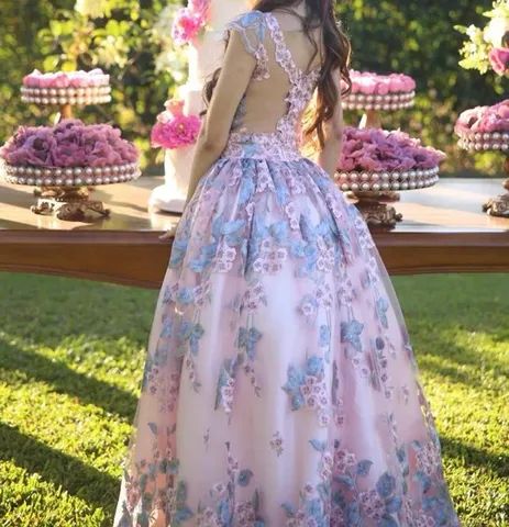 Vestido de festa com 2 saias