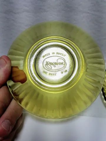 Antiguidade 02 pires de vidro Colorex  - Foto 3