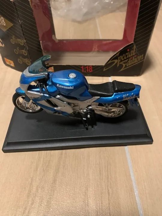 Miniatura Moto Kawasaki Ninja Zx-9r Azul Caixa Maisto 1:18