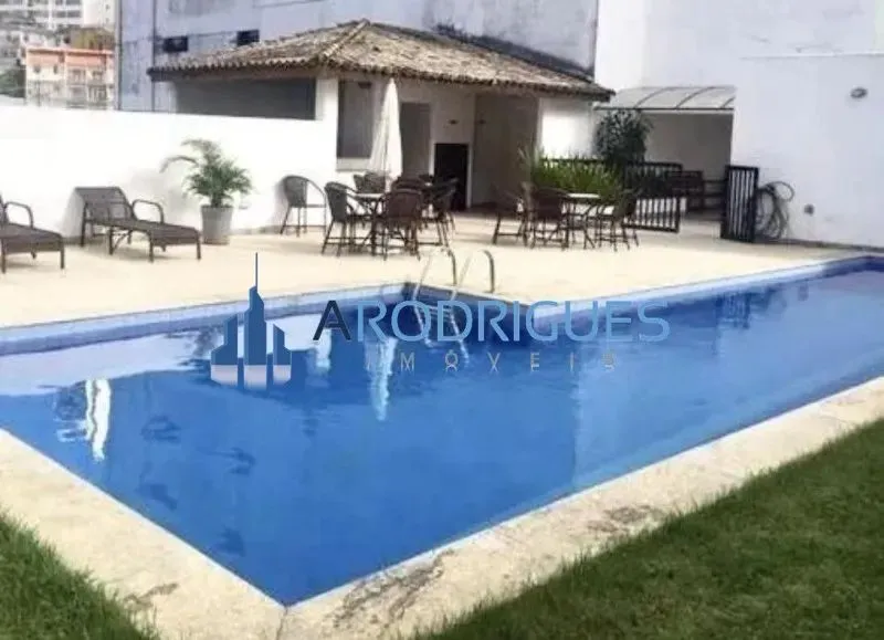 Apartamento à venda na Federação, Salvador-BA: 2 quartos, 1 suíte, 1 sala, 2 vagas de gara