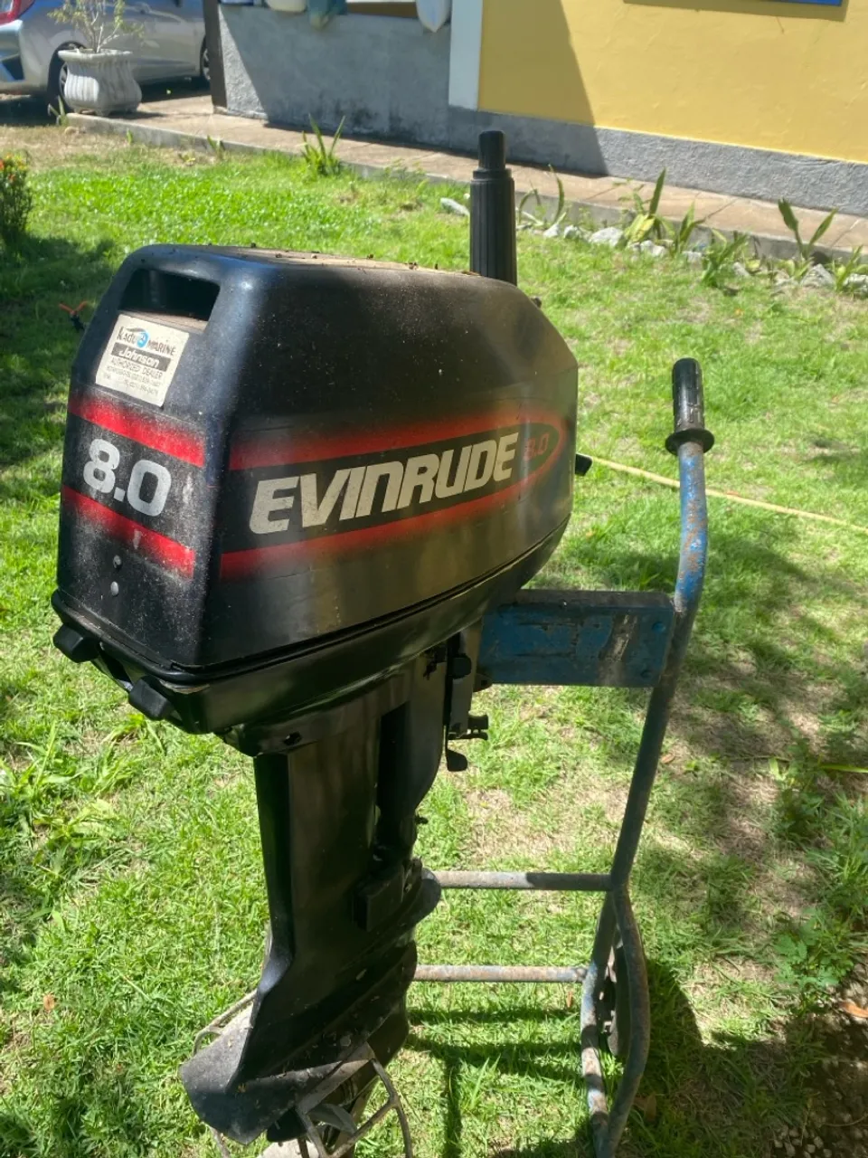 Motor Evinrude 8hp (precisa de manutenção)