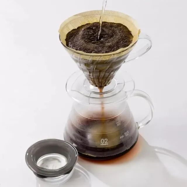 Conjunto V60 02 Jarra 600 ml e Porta Filtro Acrílico Moedor Balança Chaleira 50 Filtros - Foto 6