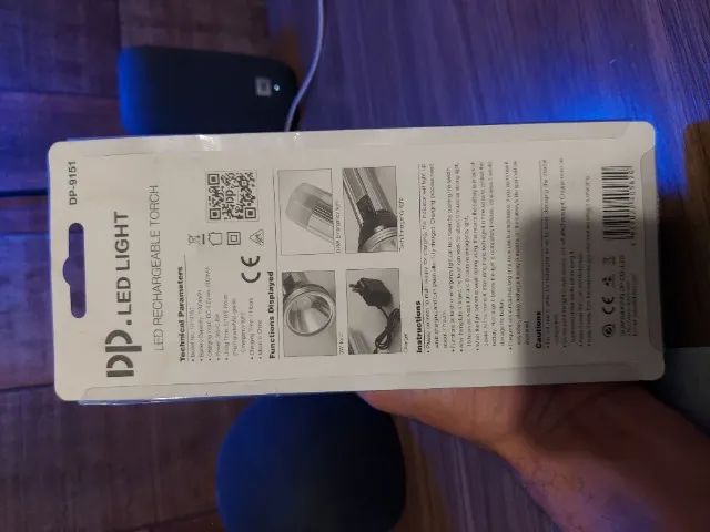 Lanterna Recarregável Com Sinalizador - Foto 2