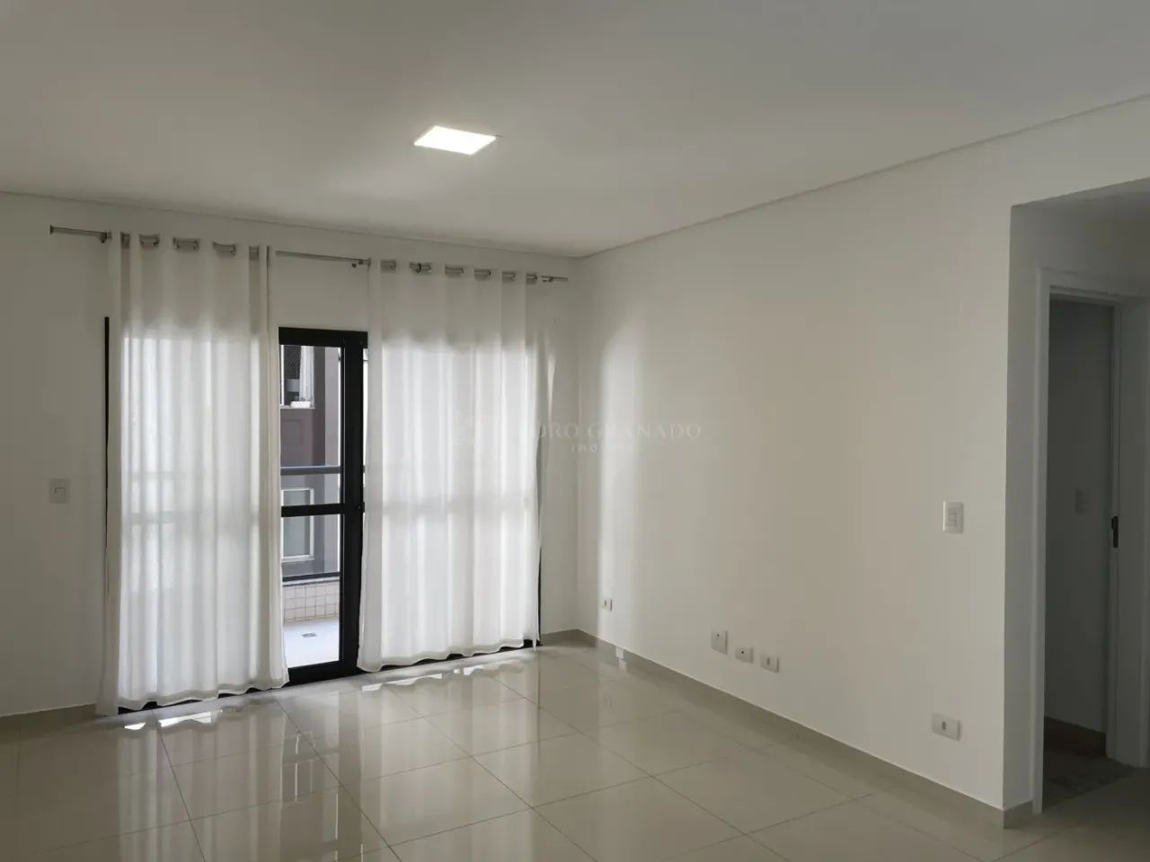 Apartamento com 02 dormitórios - Centrro - Foto 2