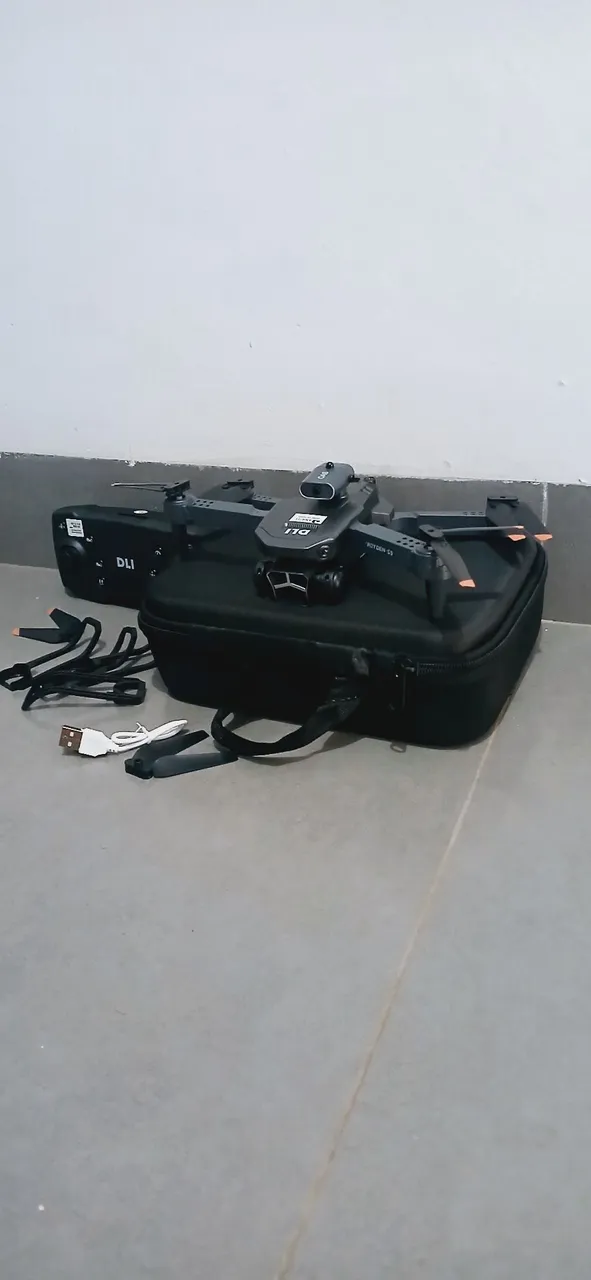 Drone com Câmera HD e Estojo de Transporte