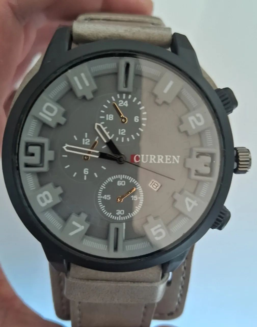 Relógio Curren pulseira de couro cinza muito lindo