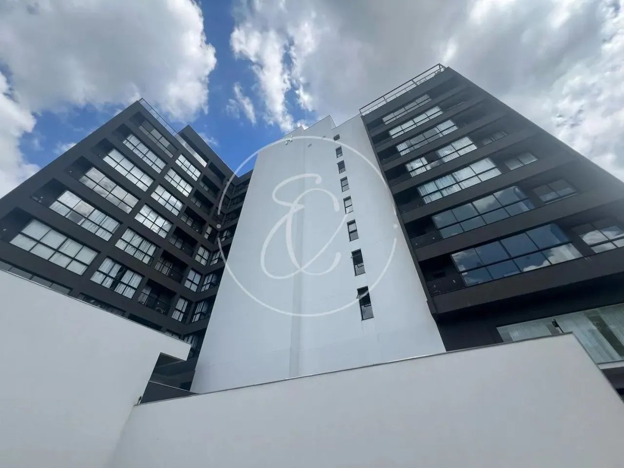 Studio Moderno e Sofisticado à Venda no Bairro Saguaçu  Joinville/SC