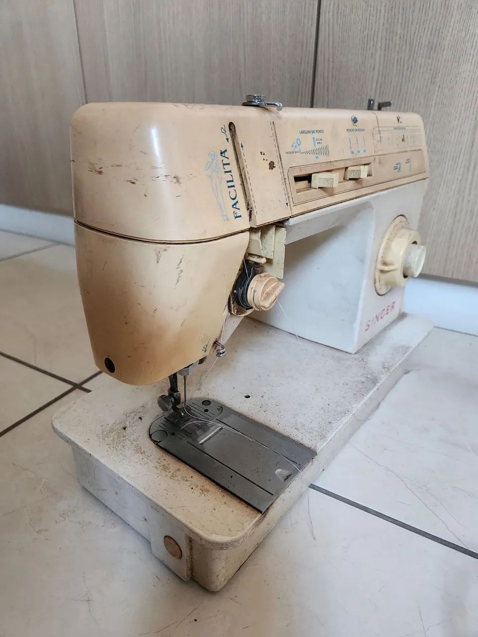 Máquina de Costura Singer Facilita (Funcionando) - Foto 5