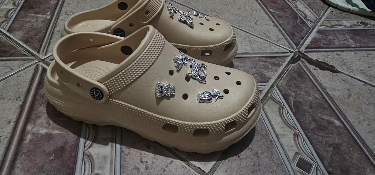 Crocs n.39
