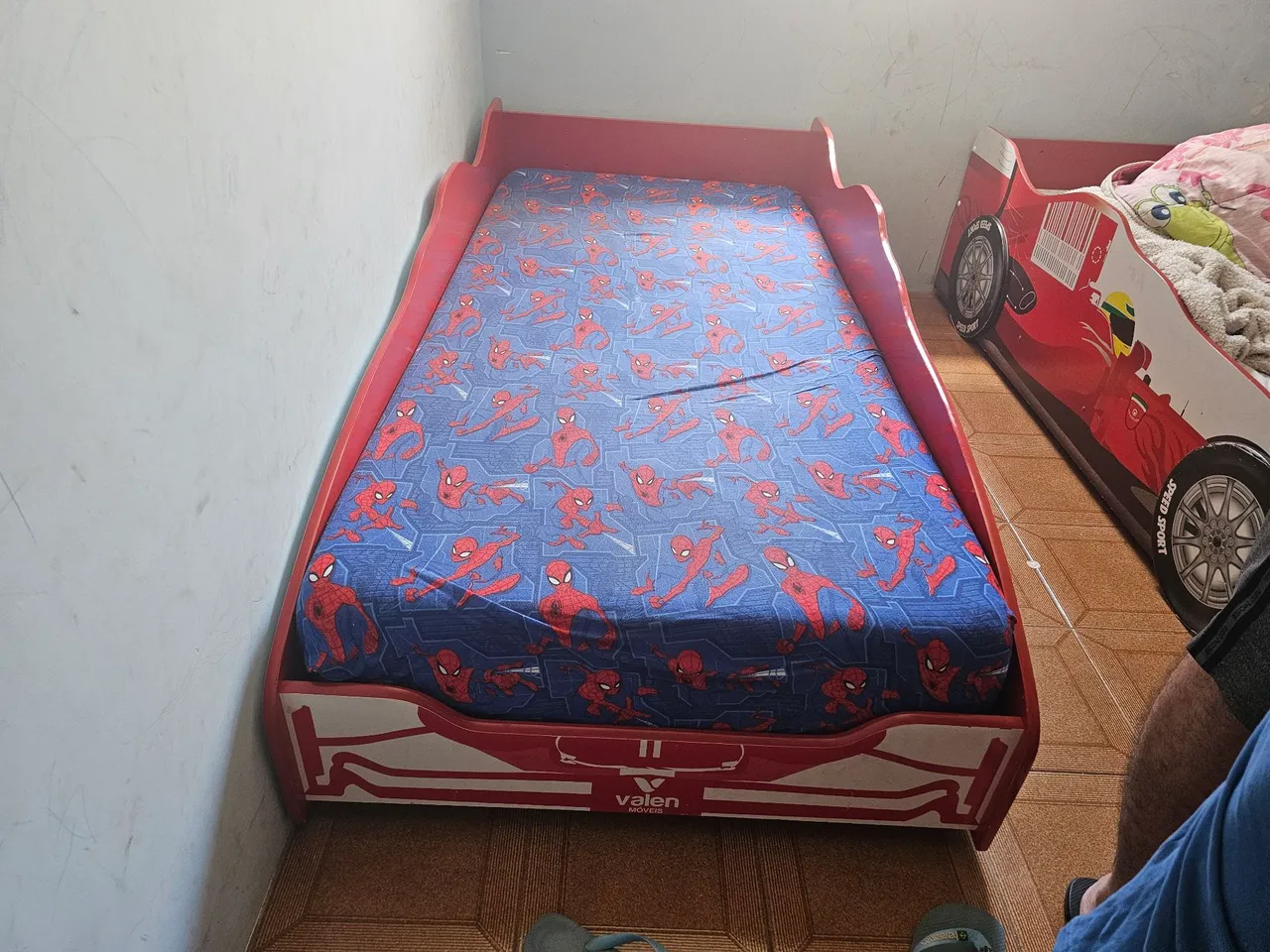 Cama de solteiro temática da fórmula 1