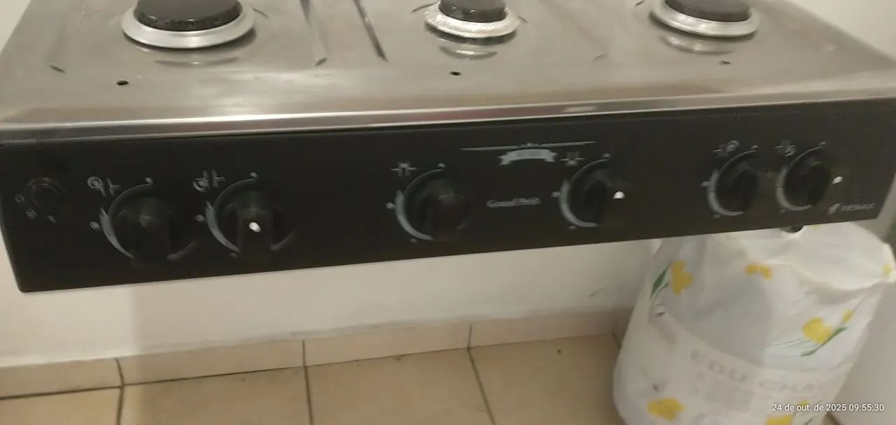 Fogão marca Venex 6 bocas acendimento Elétrico Super conservado Funcionando 100% - Foto 4