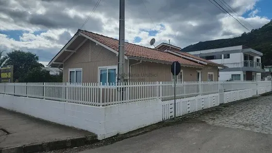 CASA À VENDA NO CENTRO DE URUBICI