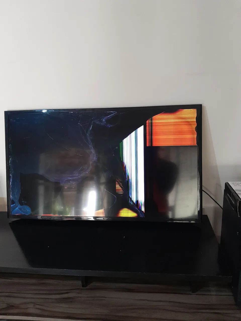 Smart tv samsung tela trincada  - Foto 2