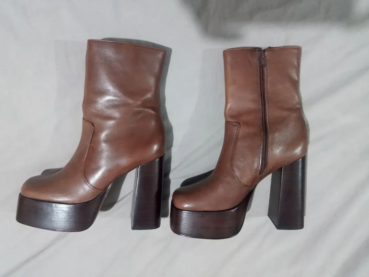 Botas couro legítimo Arezzo 