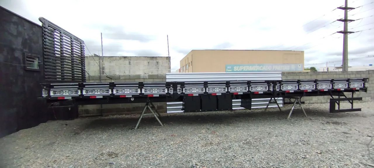 Carroceria 10.10mt livre / 245mt largura  - Foto 12