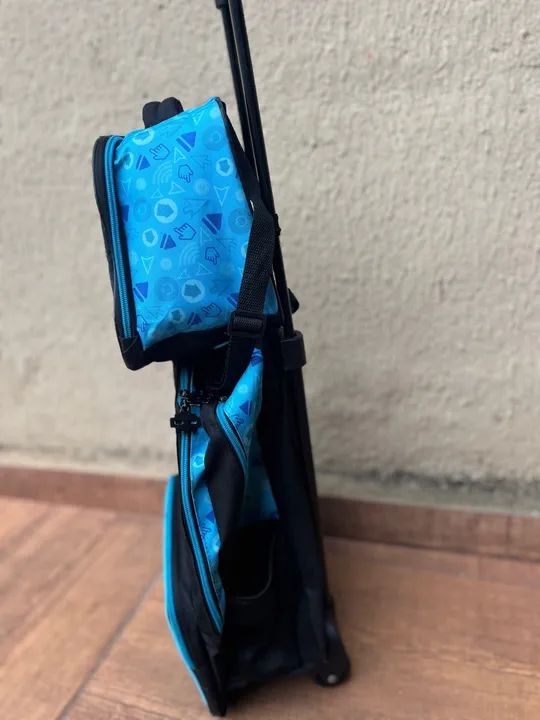 Mochila escolar menino de rodinhas com lancheira - Foto 2