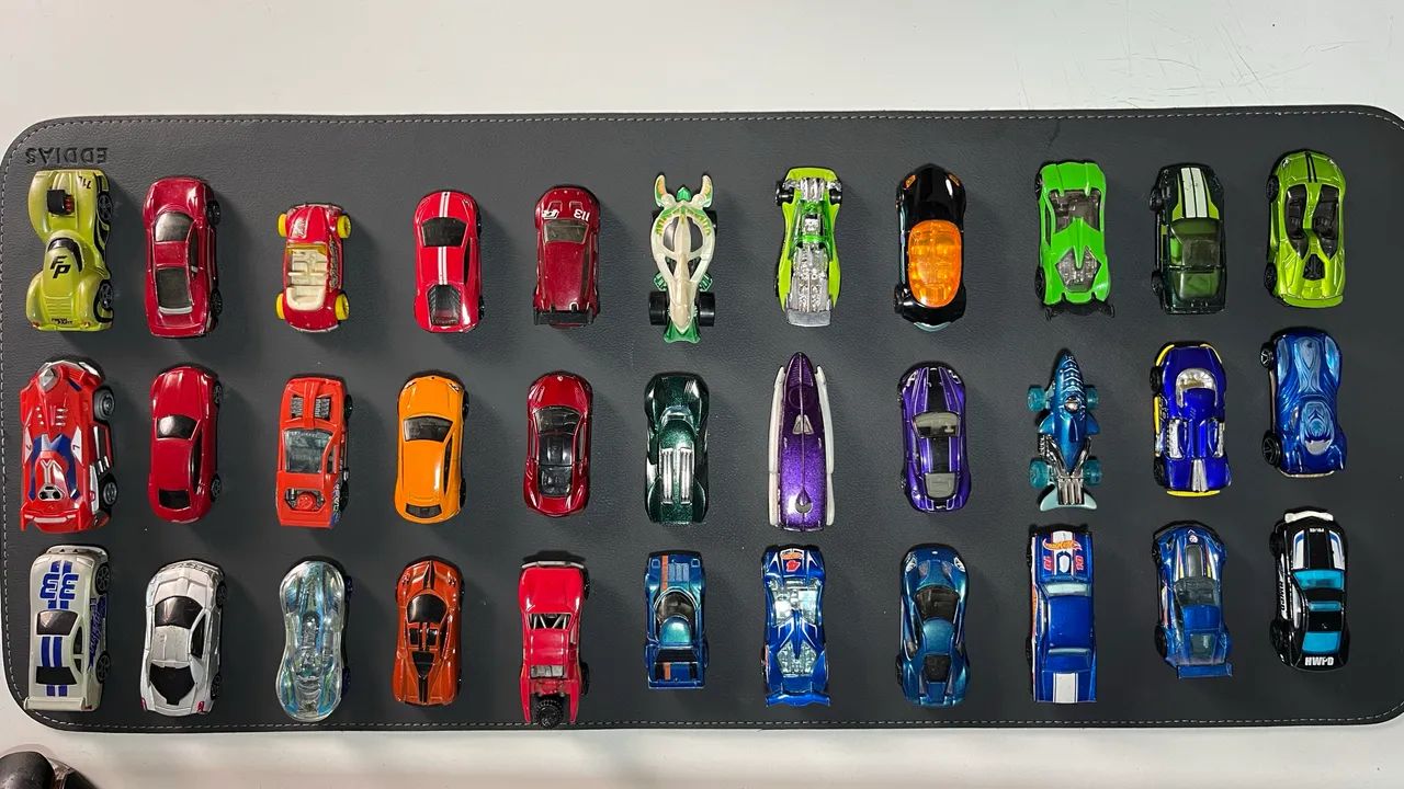 carrinho da HotWheels (vários modelos)