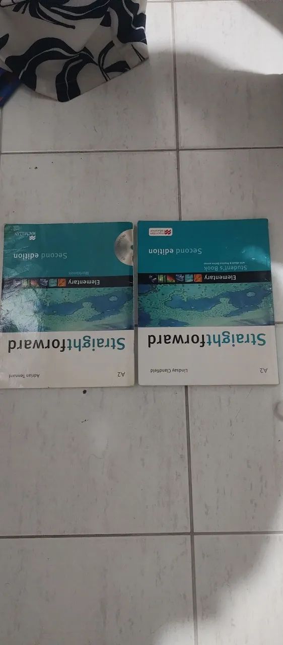 Kit Livro de Inglês Straightforward