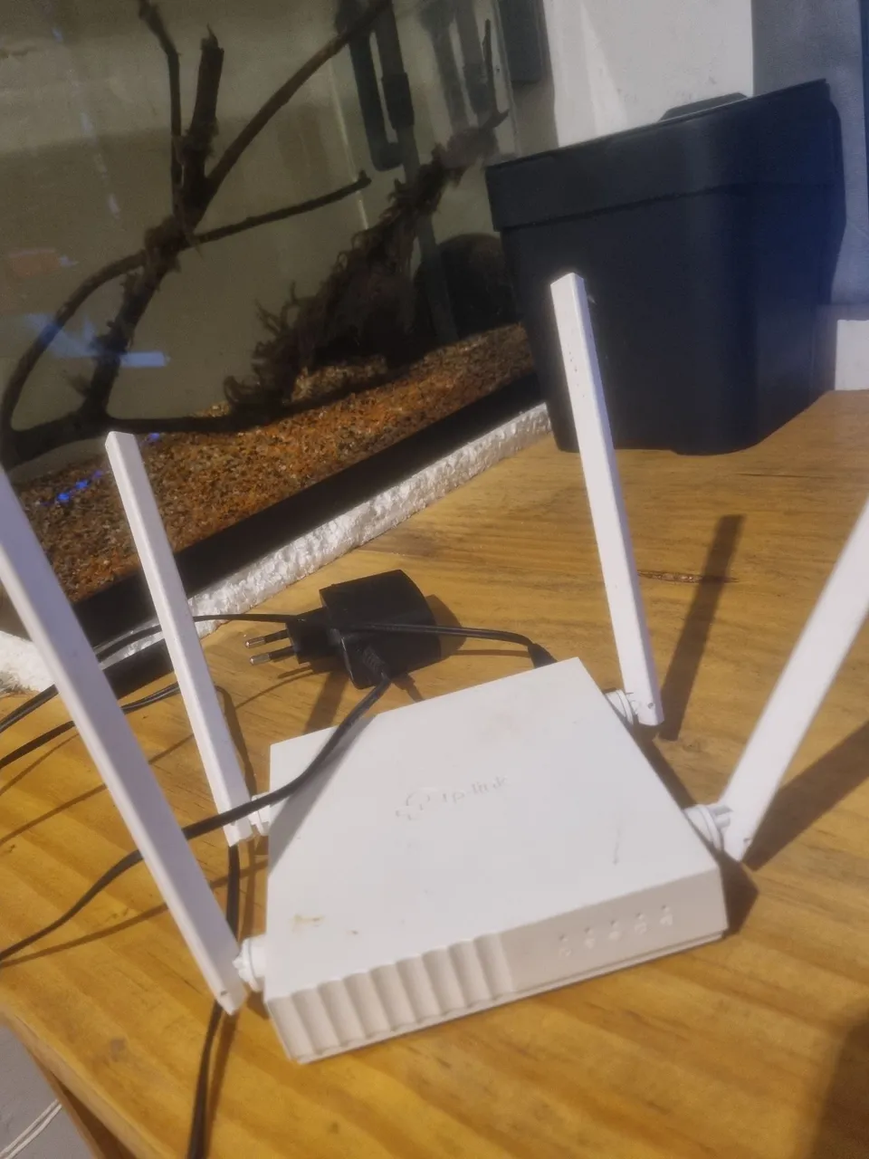 Roteador Wi-Fi TP-Link com 4 antenas