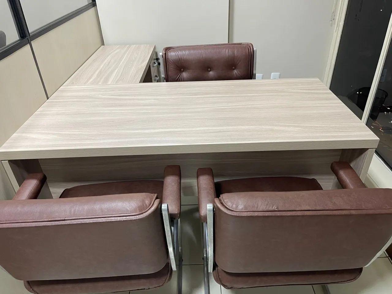 Mesa em L com Gavetas e Armario 2 portas para Escritório - Foto 2