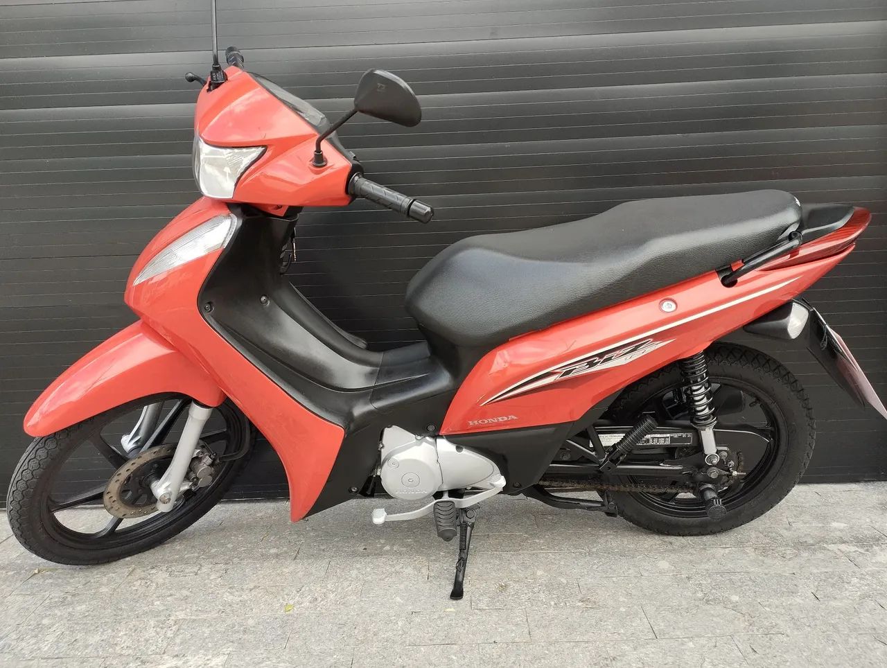 Honda Biz 125 i 2017  mais de mil abaixo fipe - Foto 2