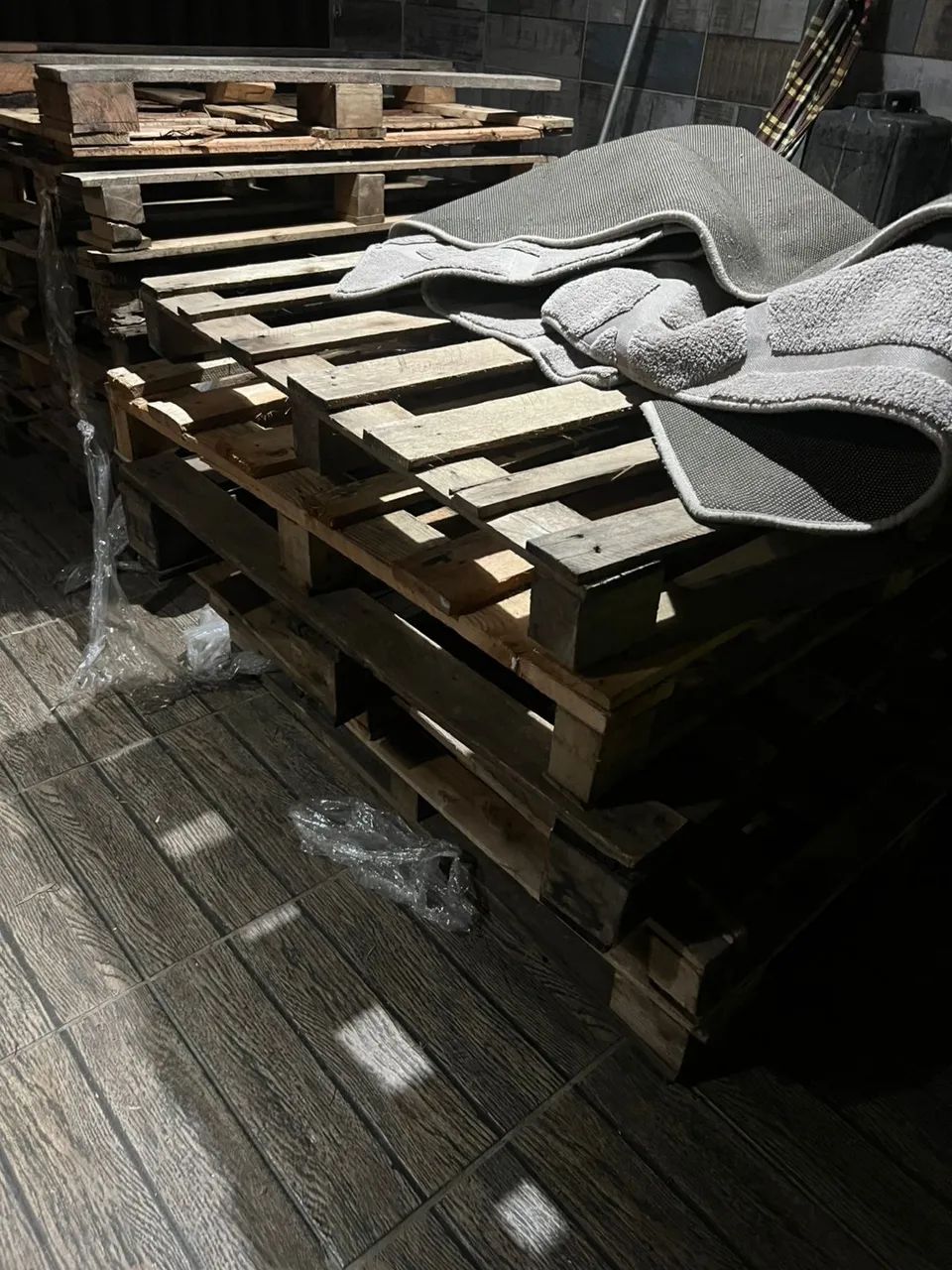 Paletes64330305972098121