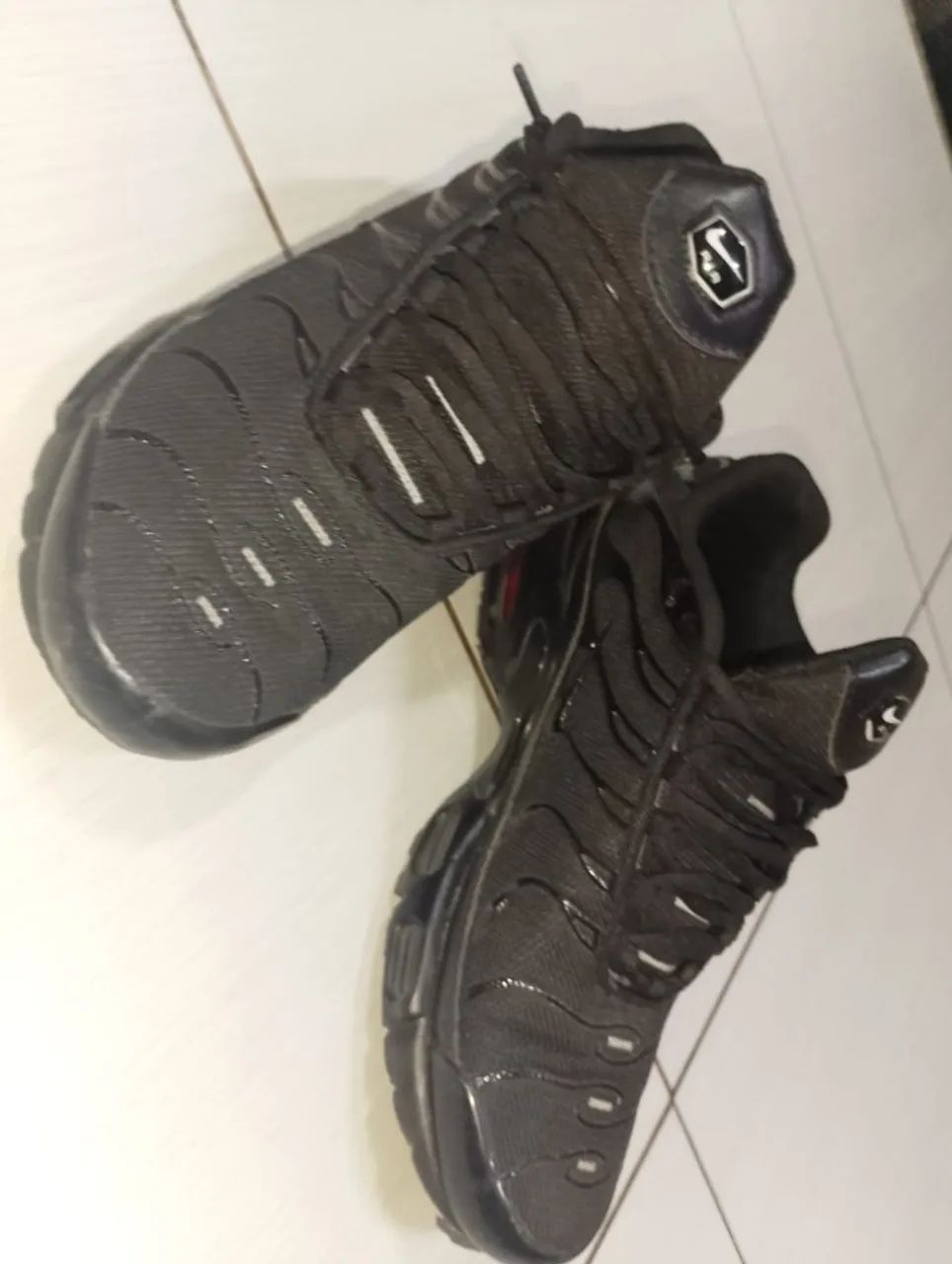 Air Max Plus TN 1 Triple Black, semi novo - Foto 2