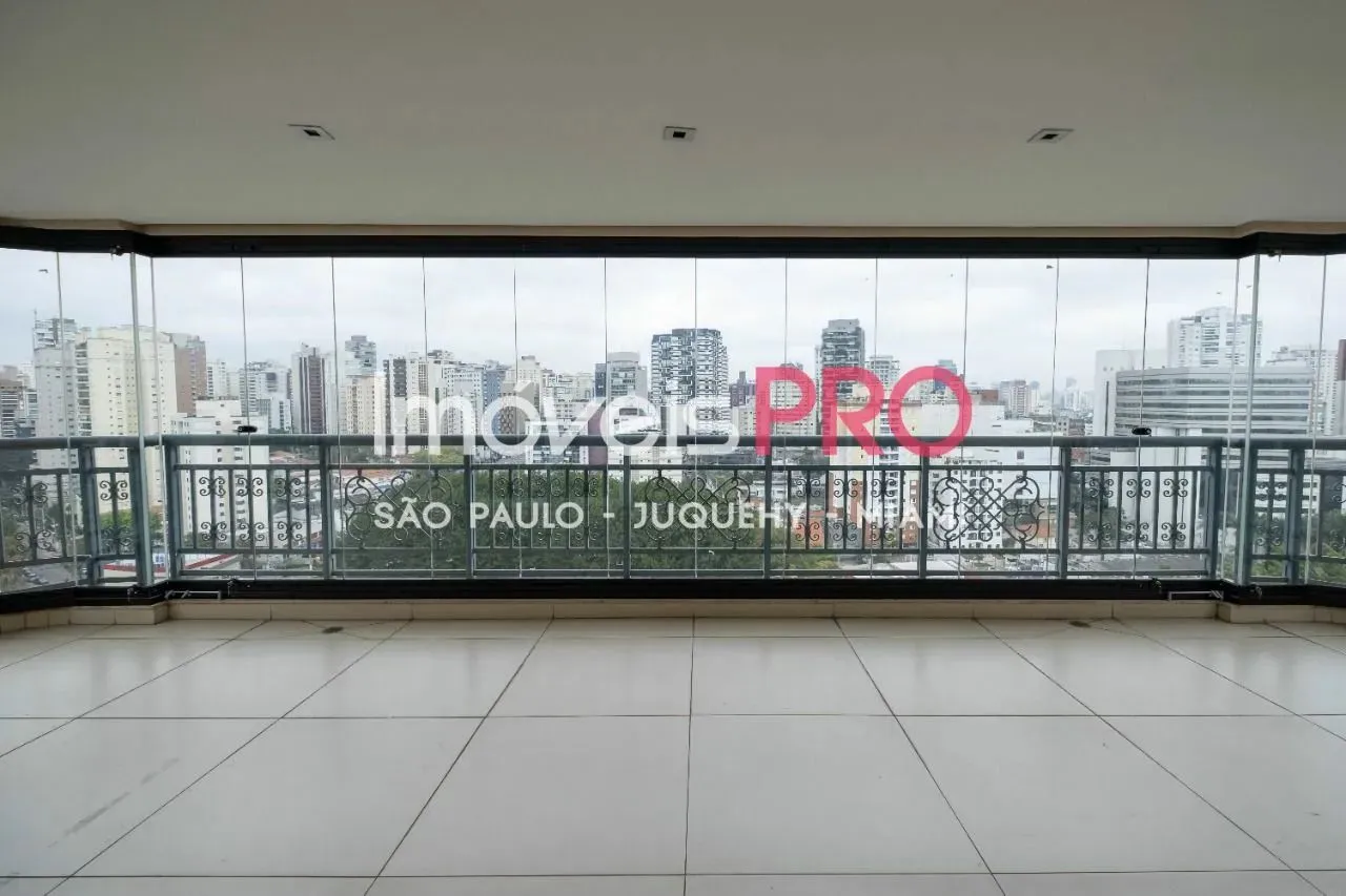 4 suítes , todo reformado, nunca habitado para locação. edifício estilo neoclássico de alt