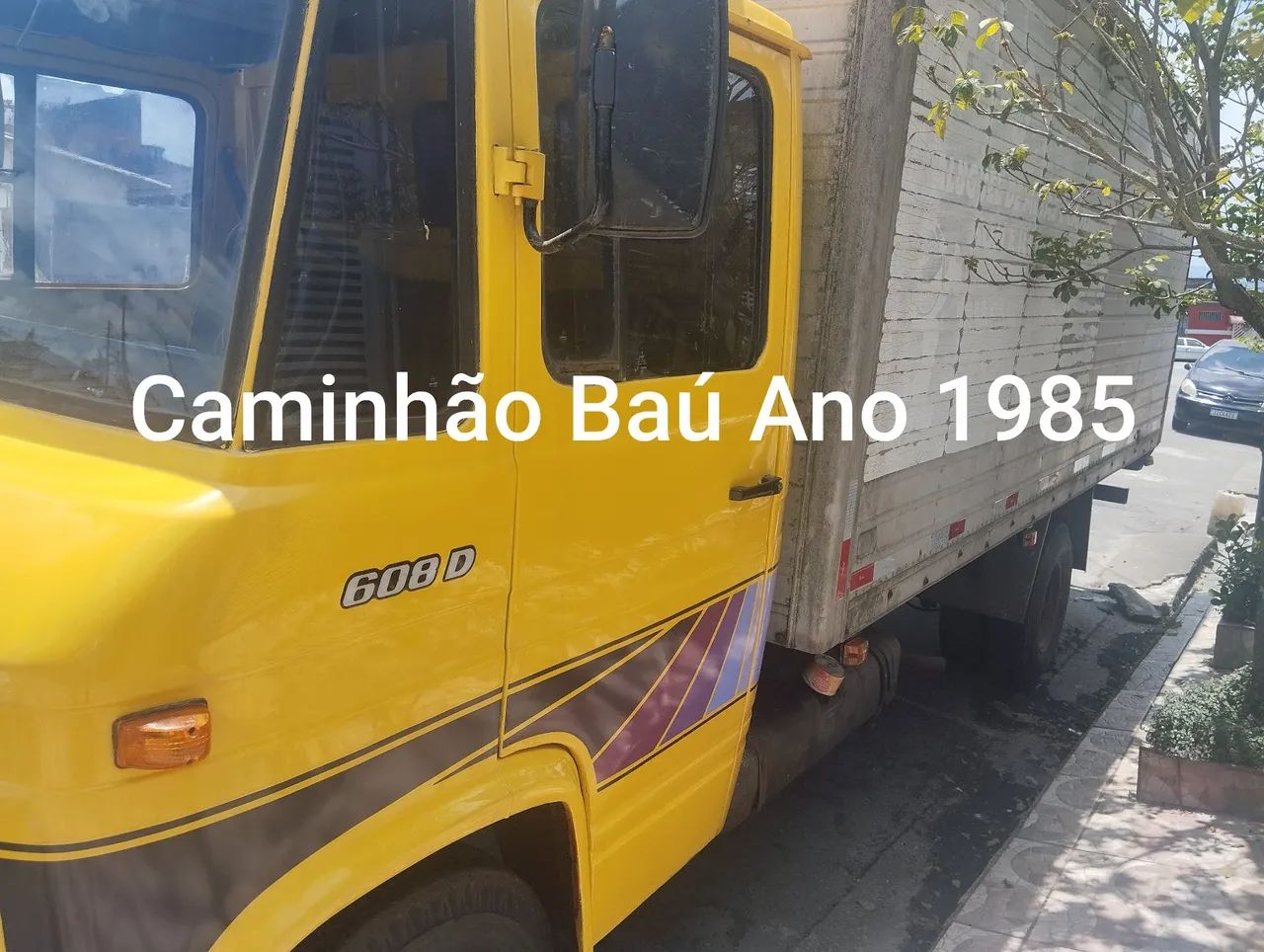 Vende se Caminhão Baú 608 ano 85/86