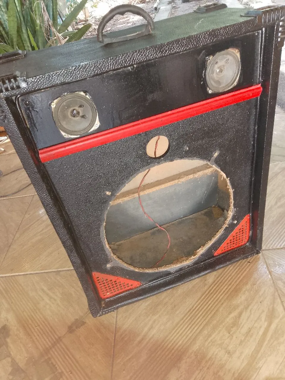 Gabinete de 15 com tuyter