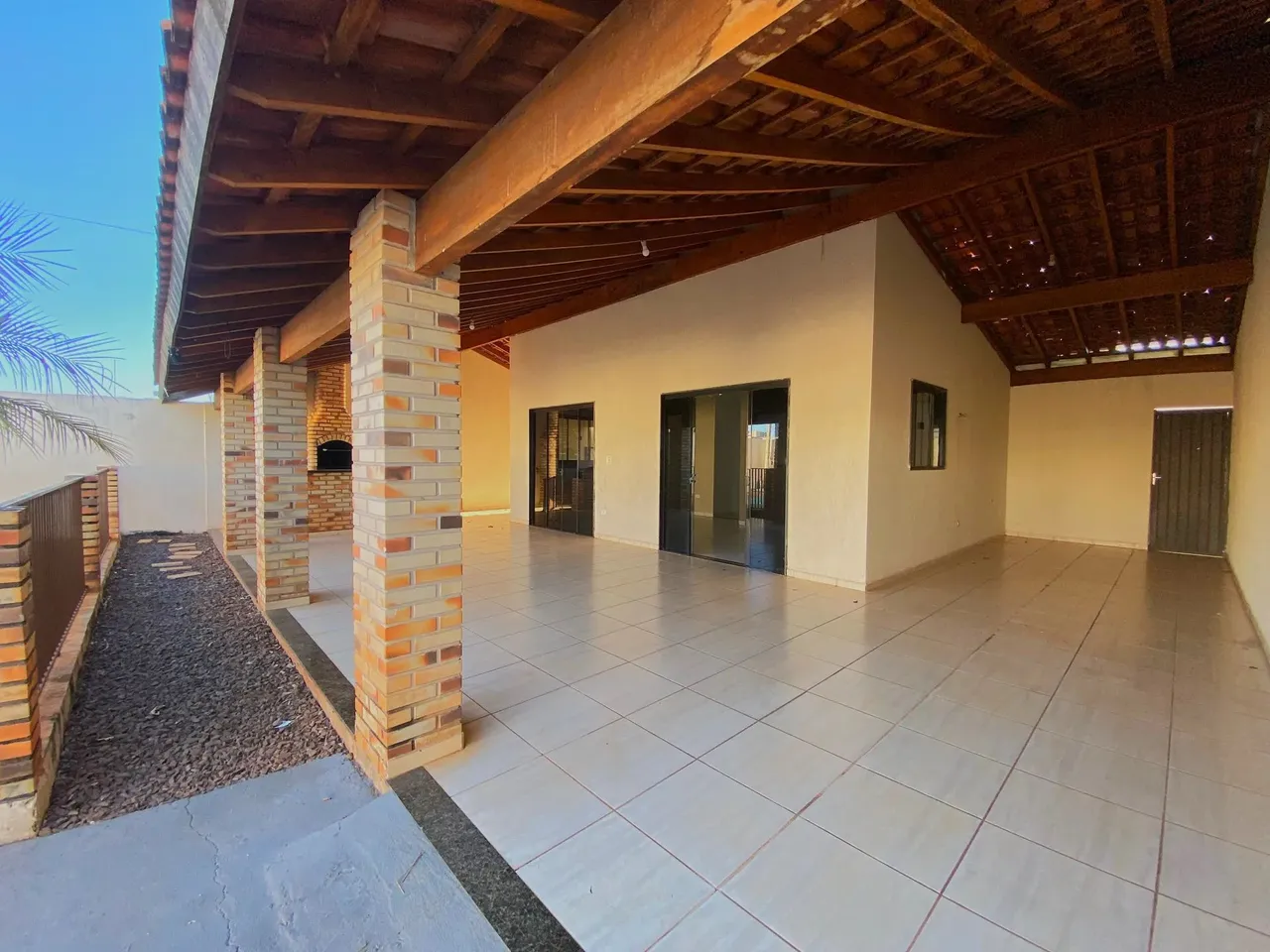 Casa com 3 dormitórios, 196 m² - aluguel por R$ 3.500/mês - Ipê - Três Lagoas