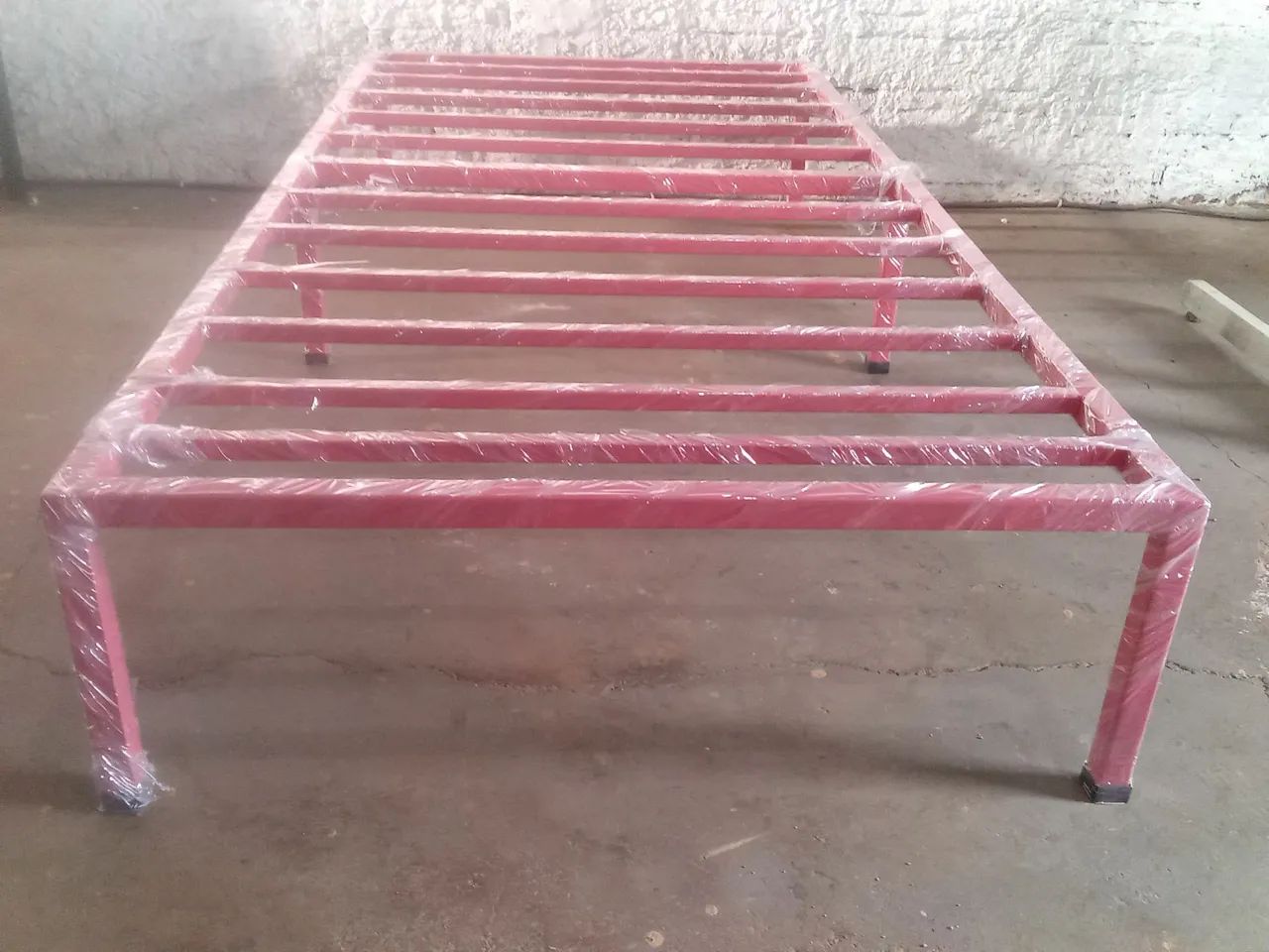 Estrutura de Cama de Metal
