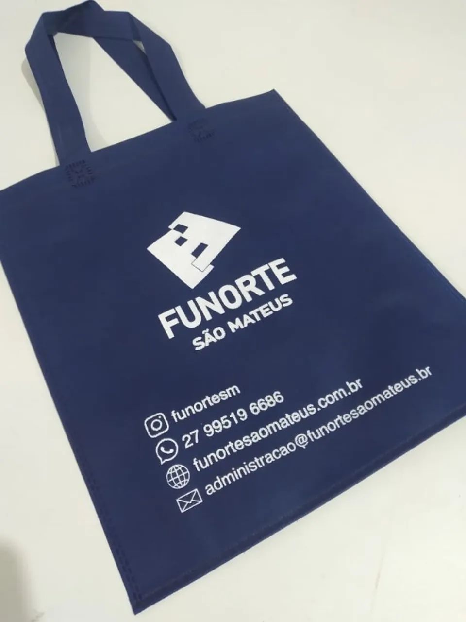 Bolsa em TNT para loja e eventos