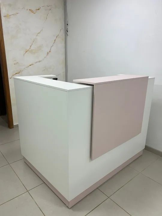 Balcão para recepção/ escritório 