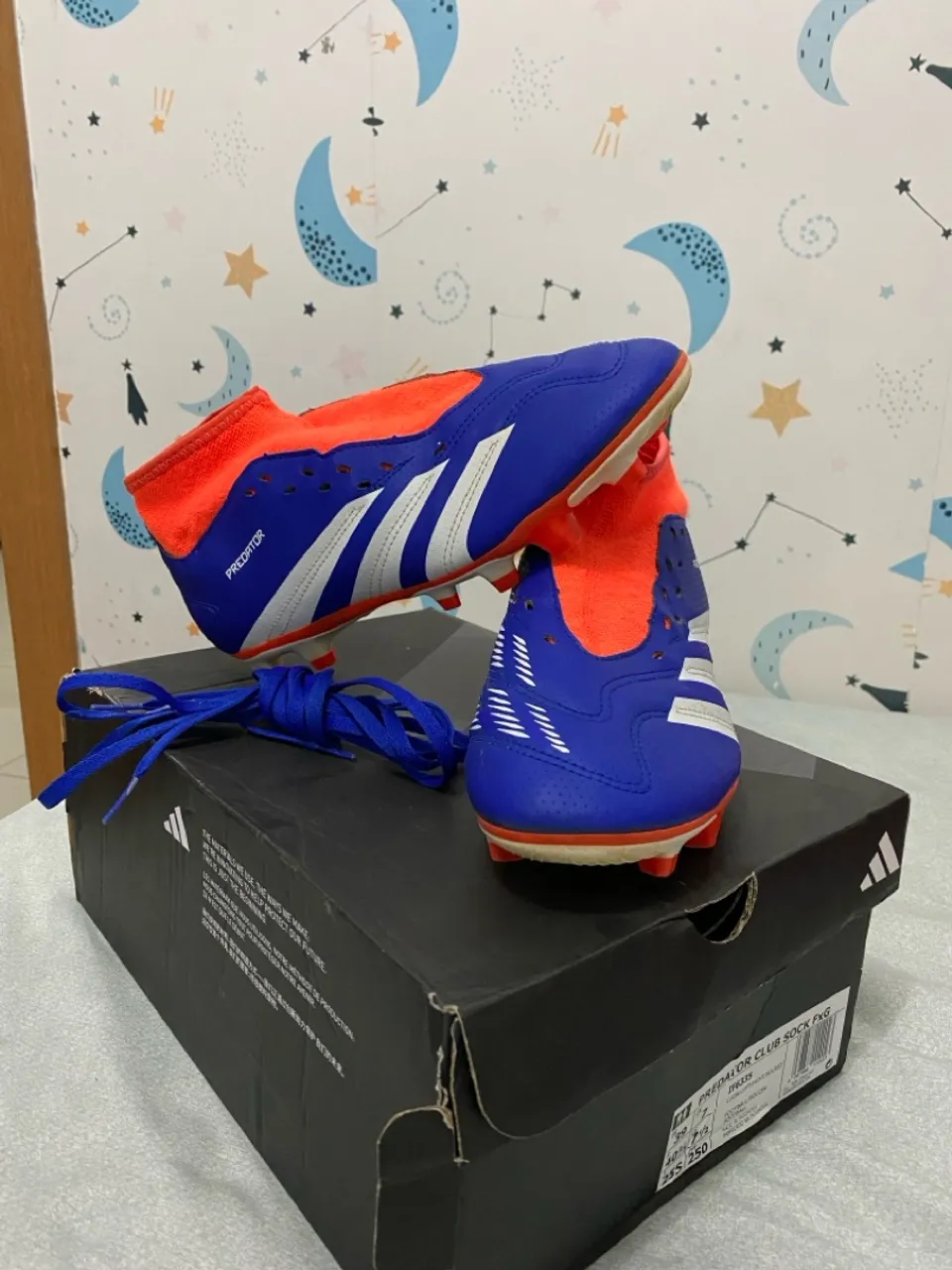 Chuteira Adidas Predator Club Sock FG - Nova