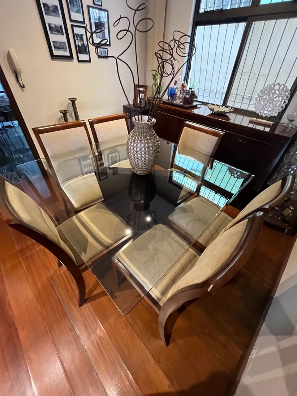 Mesa de Jantar com 6 Cadeiras - 1,30 x 1,30