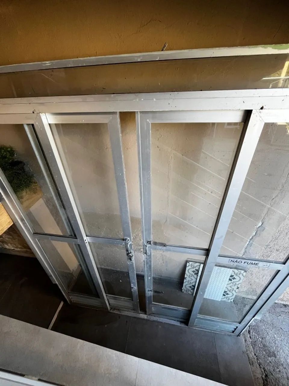 Porta de Alumino grande 64706578048385122