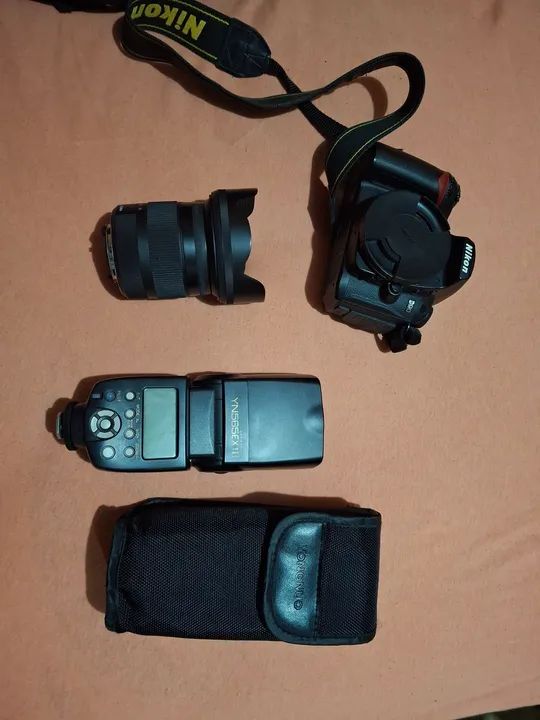 Kit de Câmera DSLR Nikon com Flash e Lente - Foto 2