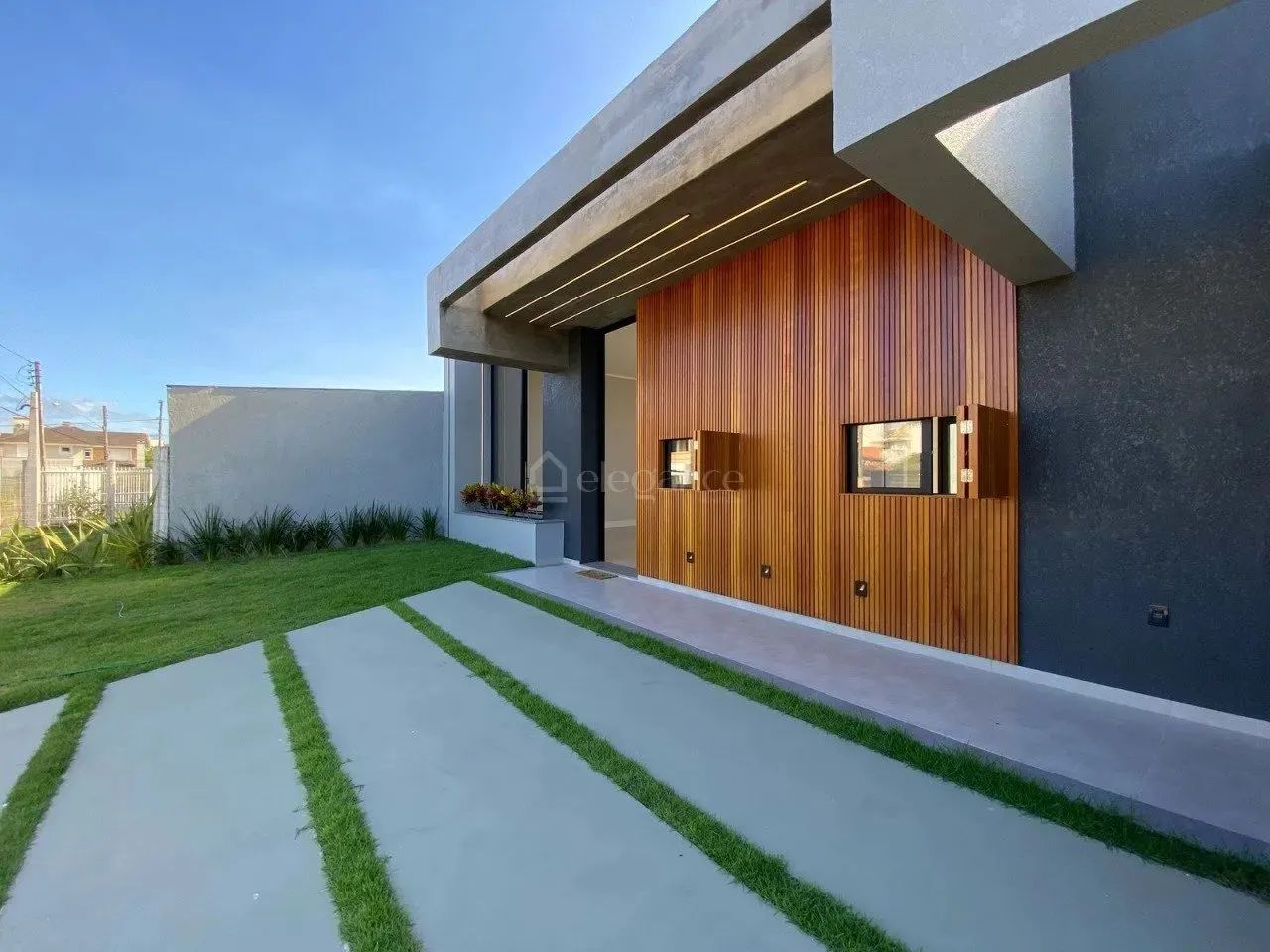 Casa próximo ao mar com quatro suítes à venda no centro de Xangri-Lá. - Foto 3