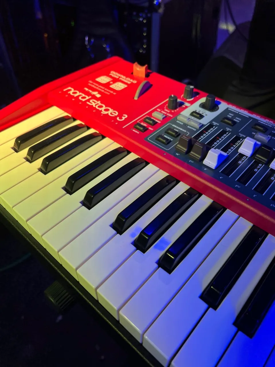 Teclado Nord Stage 3