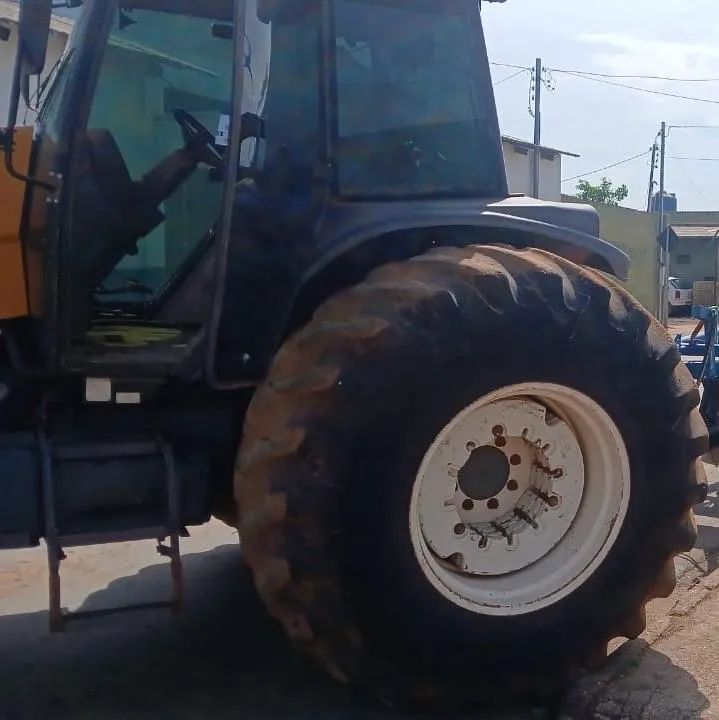 Trator Valtra BH180 2012 Cabinado  - Foto 6