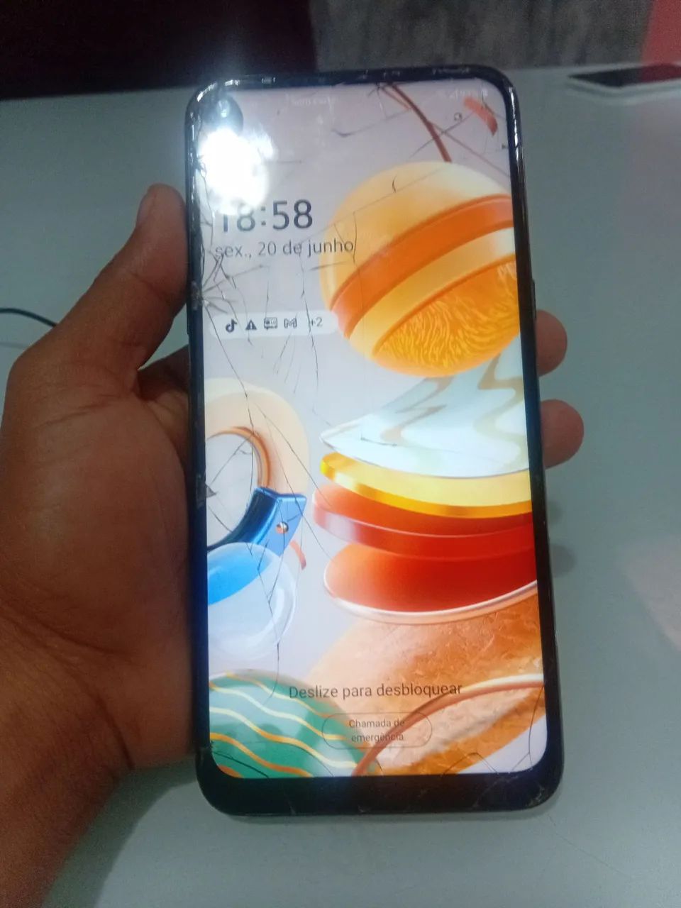 Celular LG funciona perfeitamente só estar com a tela trincada  - Foto 4