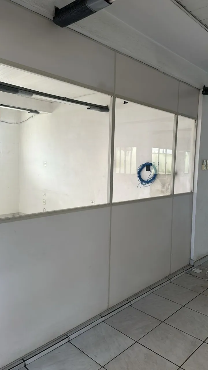 DIVISÓRIA PARA ESCRITÓRIO COM VIDRO