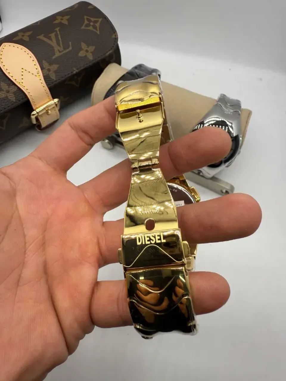 Relógio DIESEL MERCURIAL 5ATM DOURADO FUNCIONAL  - Foto 3